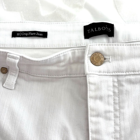 Talbots White Crop Flare, Five Pockets, Jeans. 2% Spandex. Size 16 - Picture 2 of 10